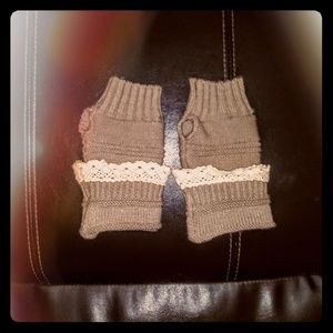 Pretty Brown with Lace Open Hand Thumb Mittens!